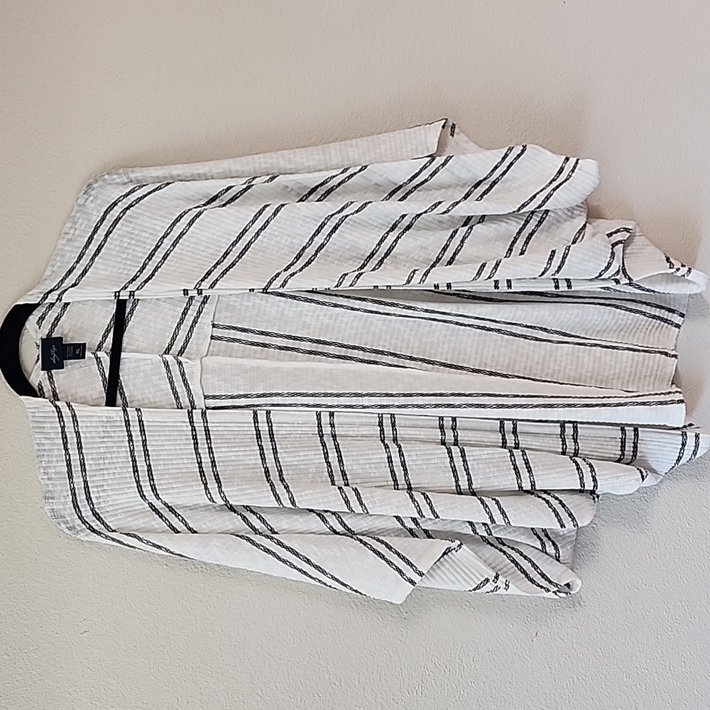 Black and white kimono